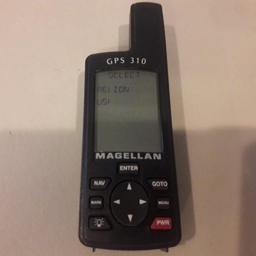 Magellan GPS 310 satellite receiver handheld
